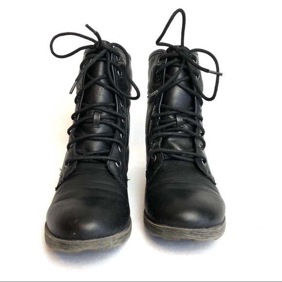 Black Boots - Picture 2 of 8